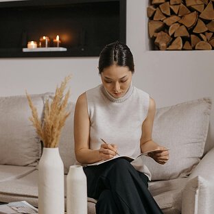 Home Furnishop Social Media Feed 1